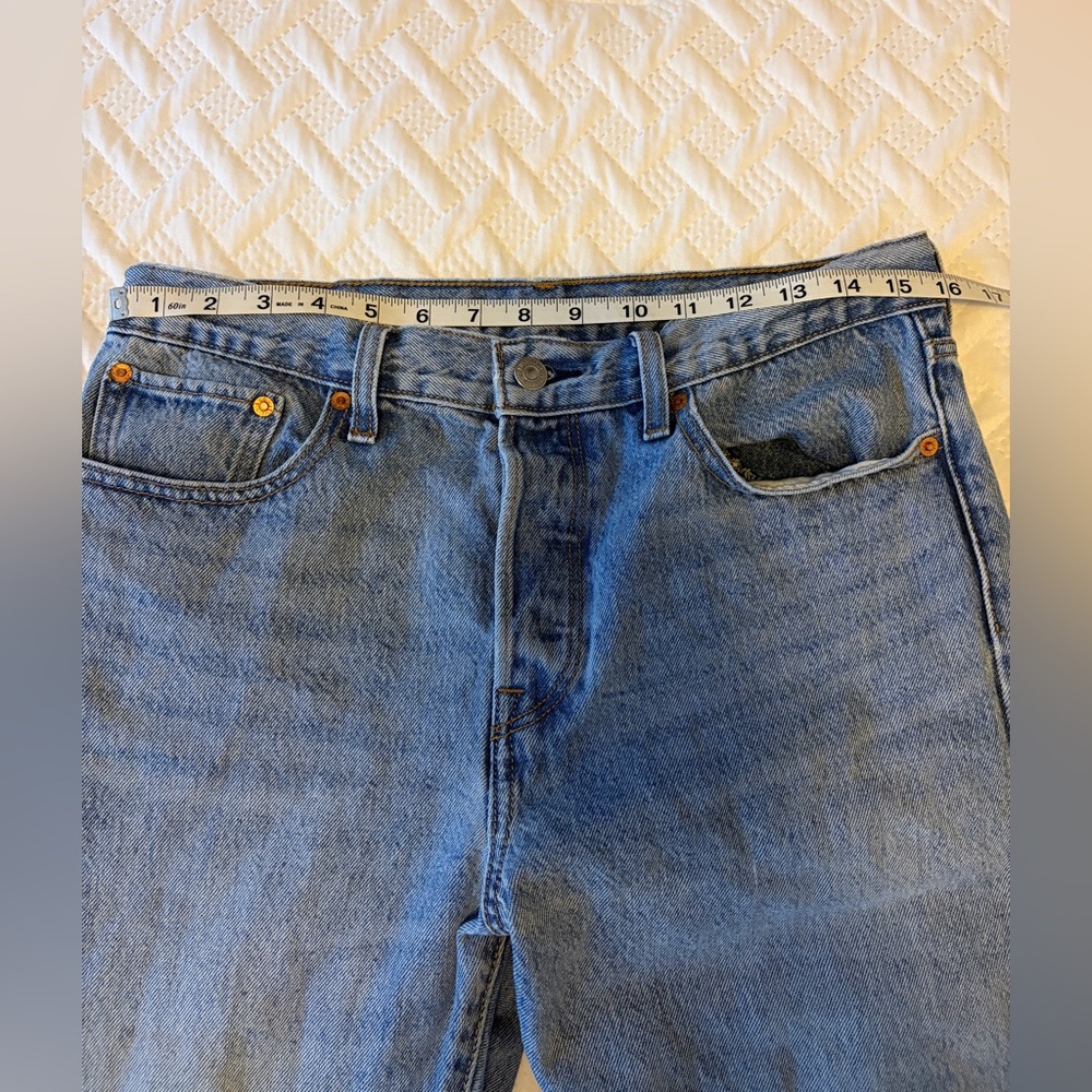 Levi's “Wedgie” Rigid Cropped Jeans w/Distressed Hem - Size 30 Circa 2019 - Picture 2 of 8